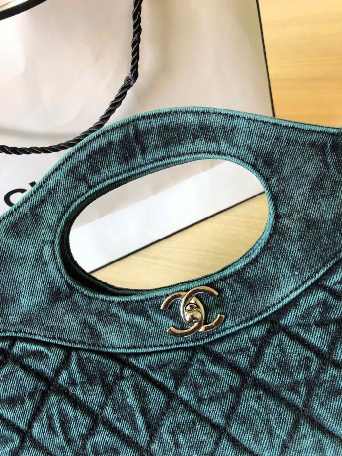  Handbag  Chanel  S1408  size  41×45×9 cm