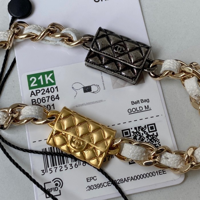  Handbag  Chanel AP2401  size  8X10X3.5 cm 