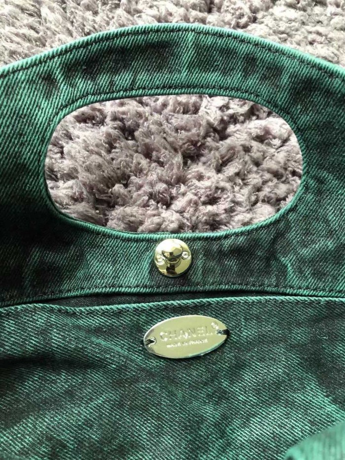  Handbag  Chanel  S1408  size  41×45×9 cm