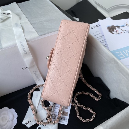 Handbag  Chanel  size 20 cm