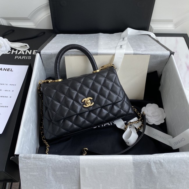  Handbag  Chanel  size 23 cm