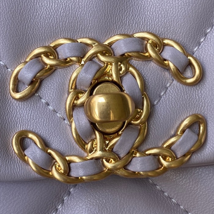  Handbag  Chanel  size 30 cm