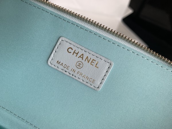  Handbag Chanel  size  17.5cmx10cmx8 cm