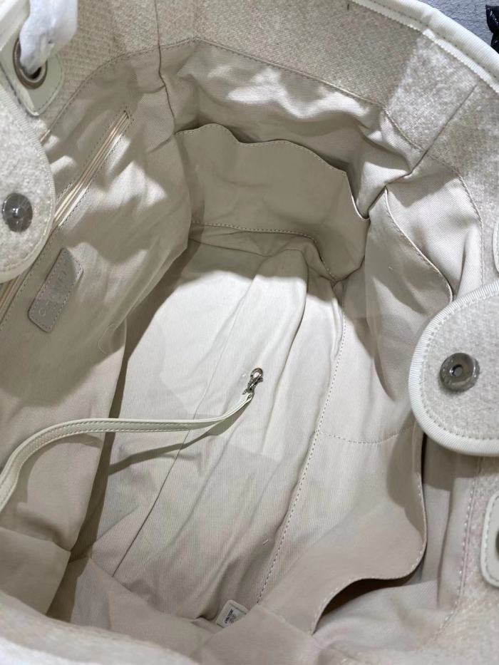  Handbag Chanel 𝐀𝐒𝟔𝟔𝟗𝟒𝟏 size  𝟑𝟗/𝟐𝟎/𝟐𝟗 𝐂𝐌