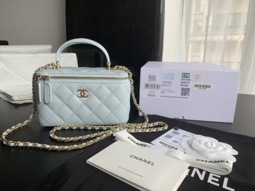  Handbag Chanel  size  17.5cmx10cmx8 cm