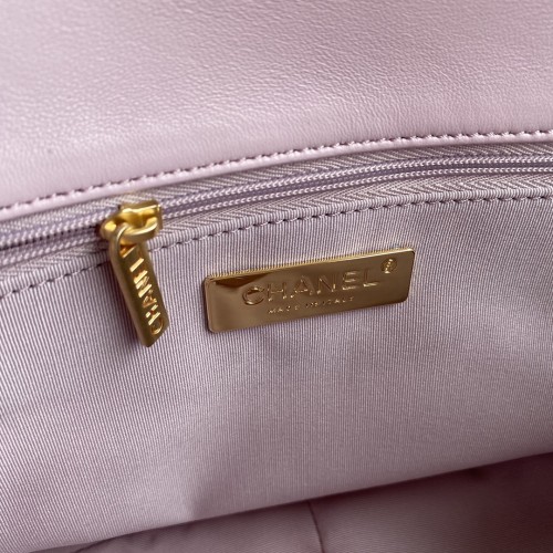  Handbag  Chanel  size  30 cm