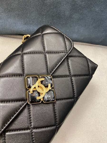  Handbag  Chanel AS2633  size 18 7 12 cm