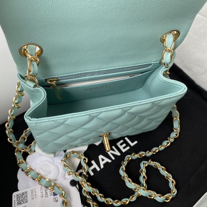  Handbag  Chanel  size 17 cm