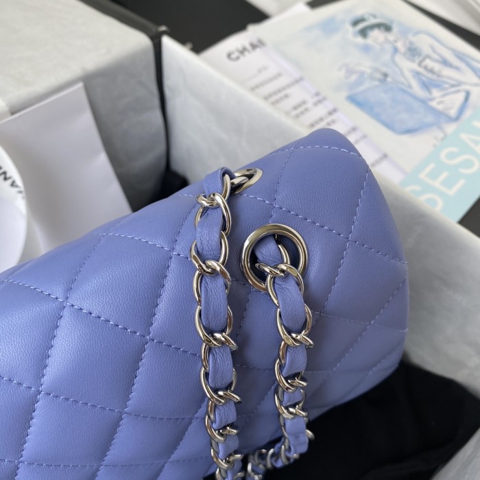  Handbag  Chanel  A01112  size  15.5x25.5x6.5 cm