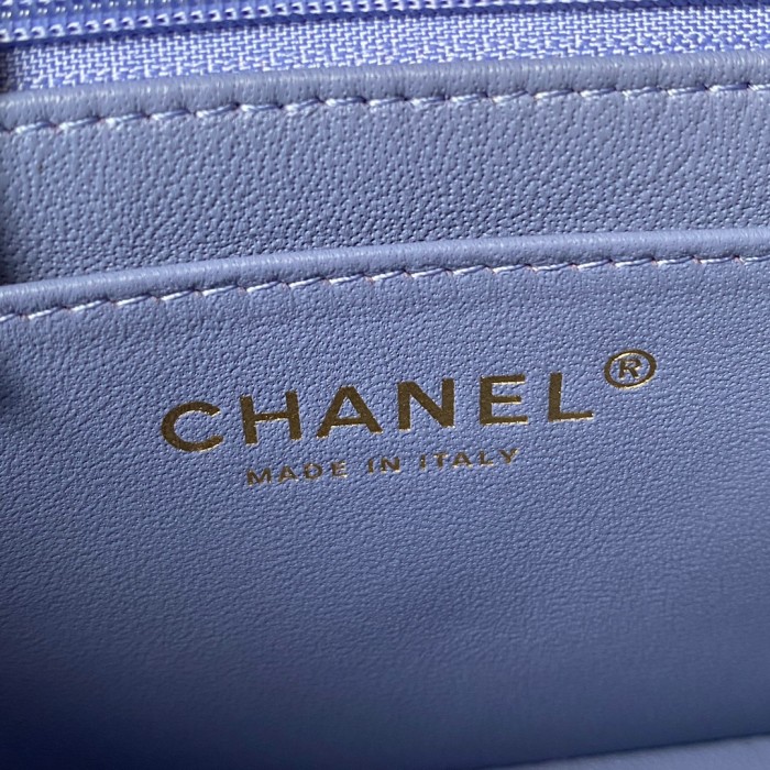  Handbag Chanel  size  17 cm