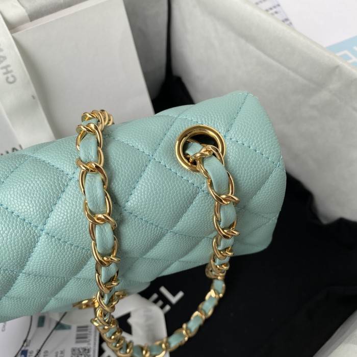 Handbag  Chanel  size 20 cm