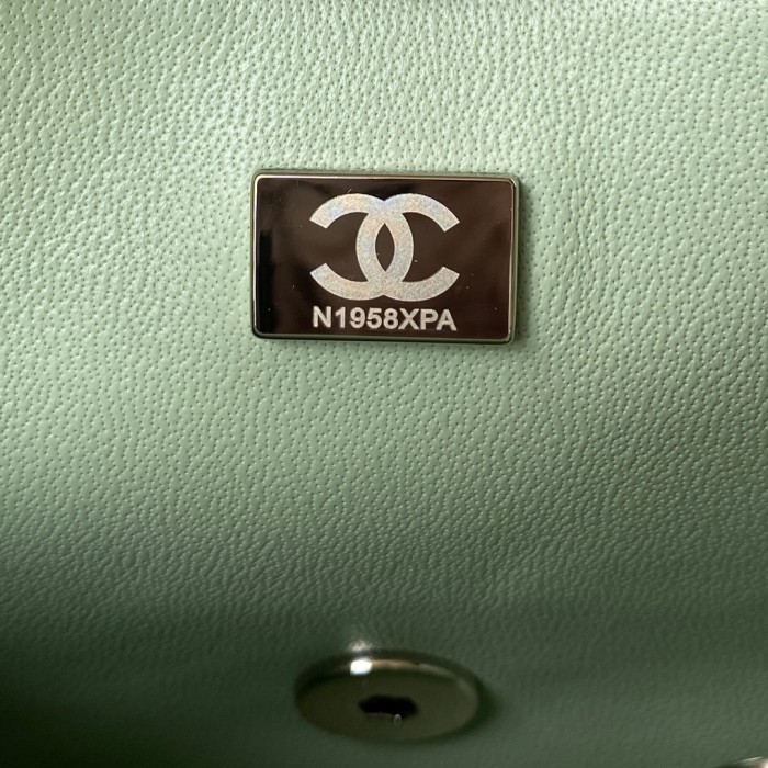 Handbag  Chanel  size 17 cm