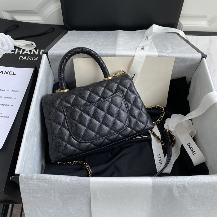  Handbag  Chanel  size 23 cm
