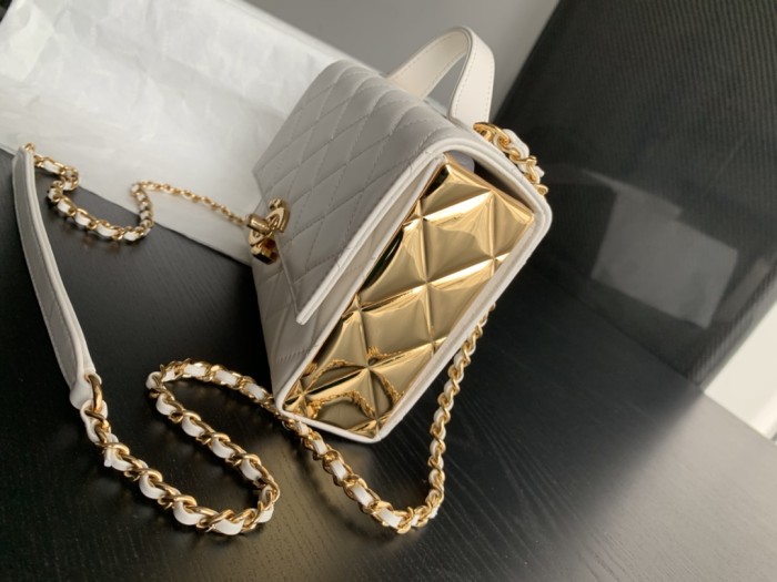 Handbag  Chanel 2796 size 18cmx17.5cmx7 cm