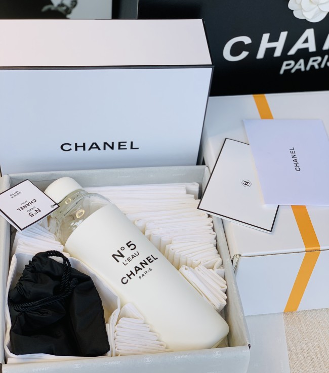  Handbag  Chanel  size 5/17 cm