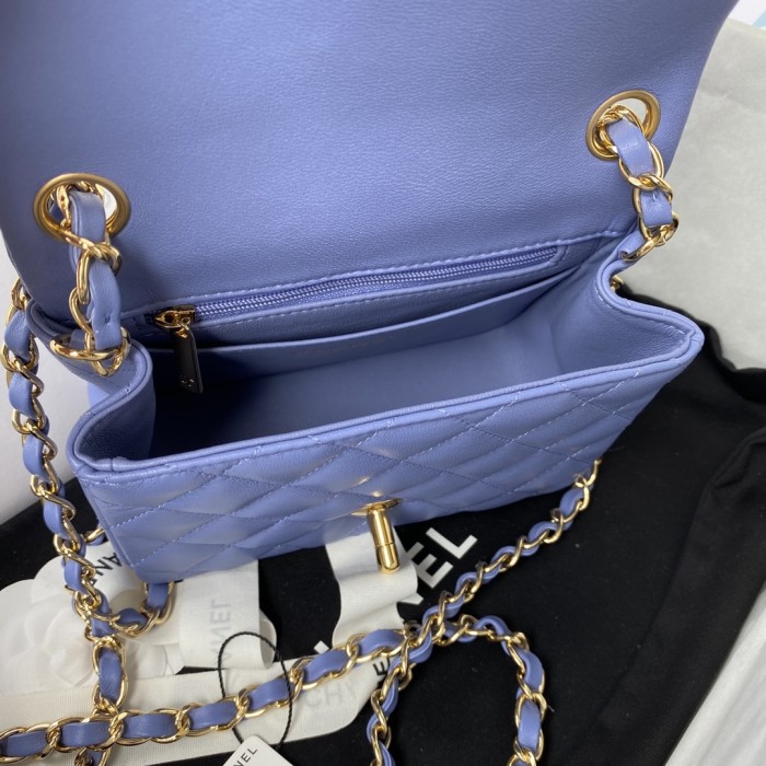  Handbag Chanel  size  17 cm