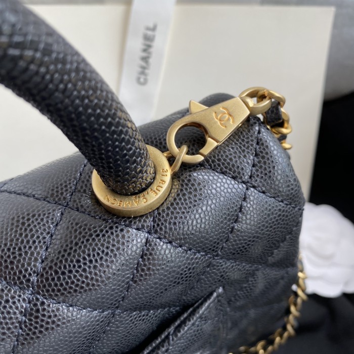  Handbag  Chanel  size 23 cm