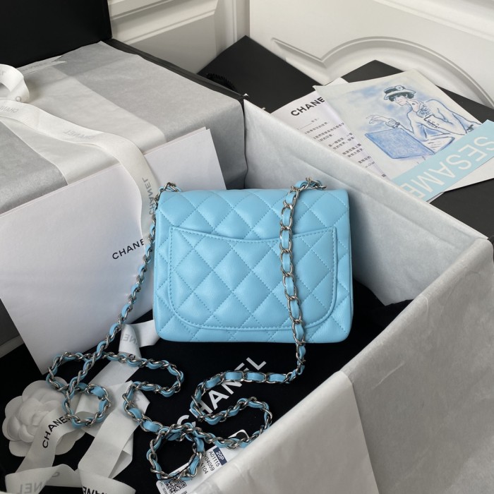  Handbag  Chanel  size 17 cm