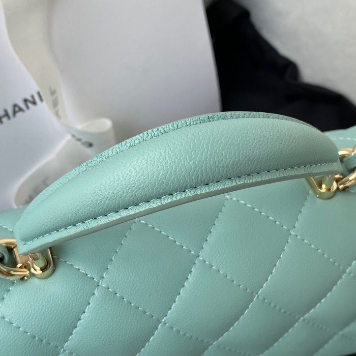  Handbag   Chanel AS2431 size 20x12x6 cm