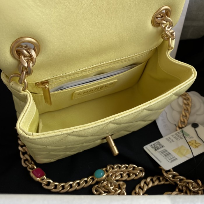  Handbag  Chanel AS2379 size 12*17*8 cm  