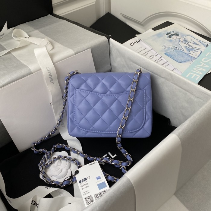  Handbag  Chanel size  17 cm