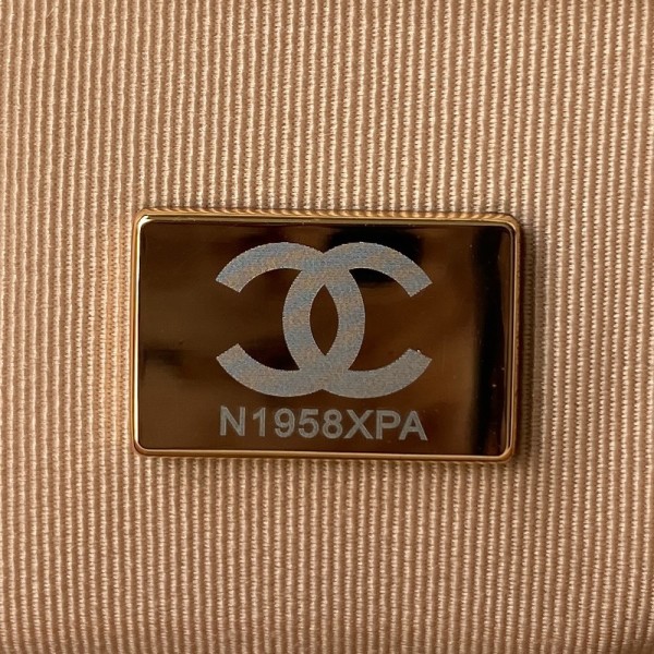  Handbag  Chanel   size 30 cm