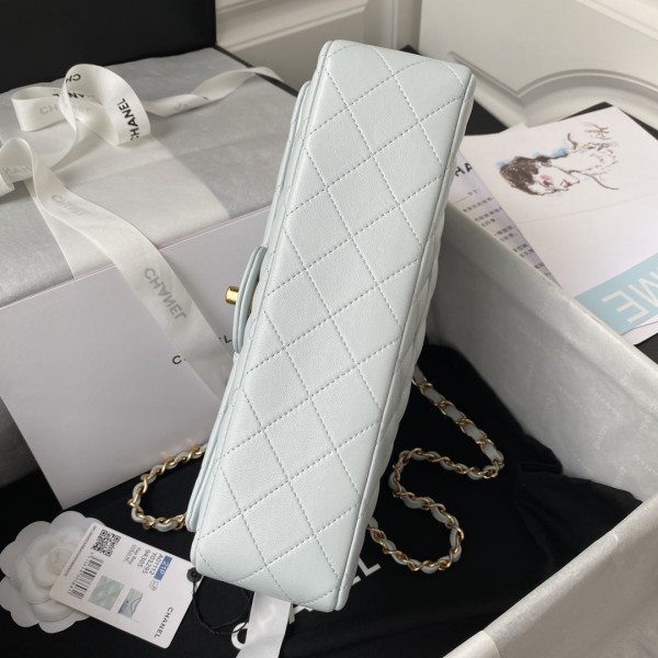  Handbag  Chanel  A01112 size  15.5x25.5x6.5 cm