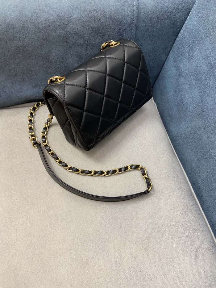  Handbag  Chanel AS2633  size 18 7 12 cm