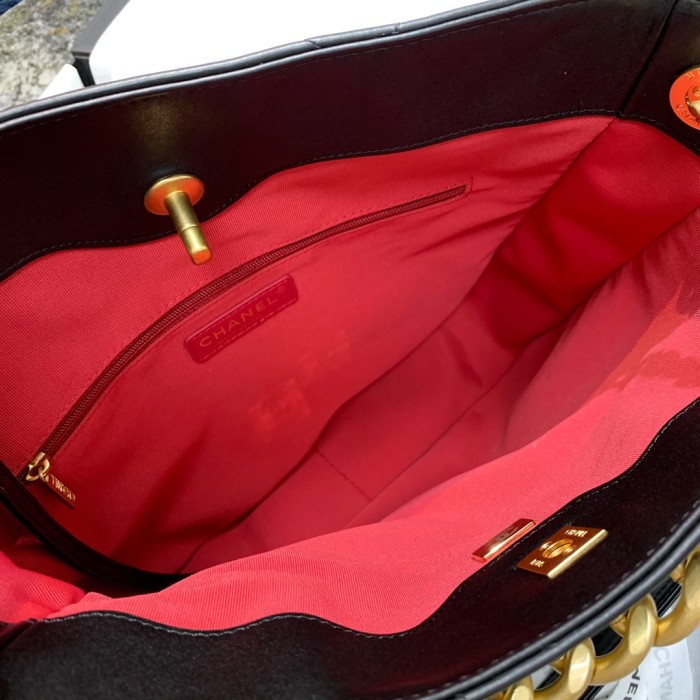  Handbag  Chanel  AS2844  size 29 28 7 cm