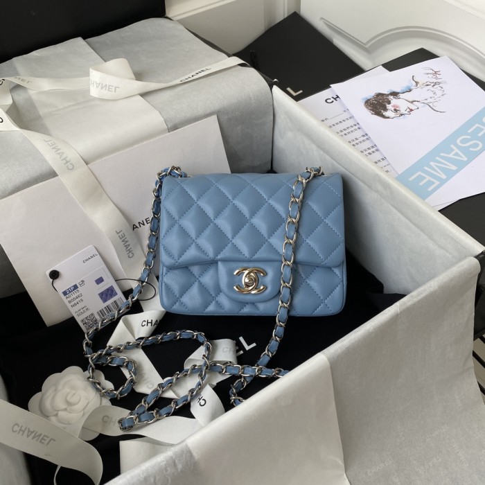  Handbag  Chanel  size  17 cm