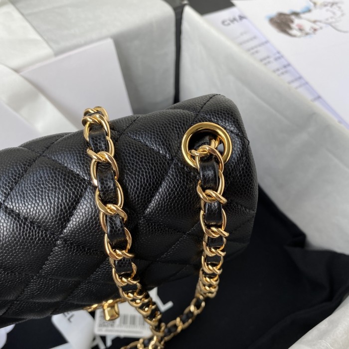 Handbag  Chanel  size 17 cm
