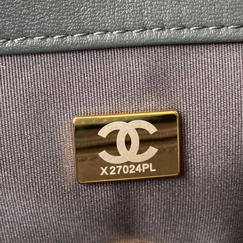  Handbag  Chanel  size  30 cm
