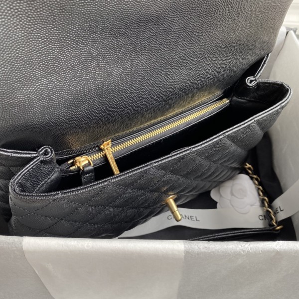  Handbag  Chanel  size  18-29-12 cm