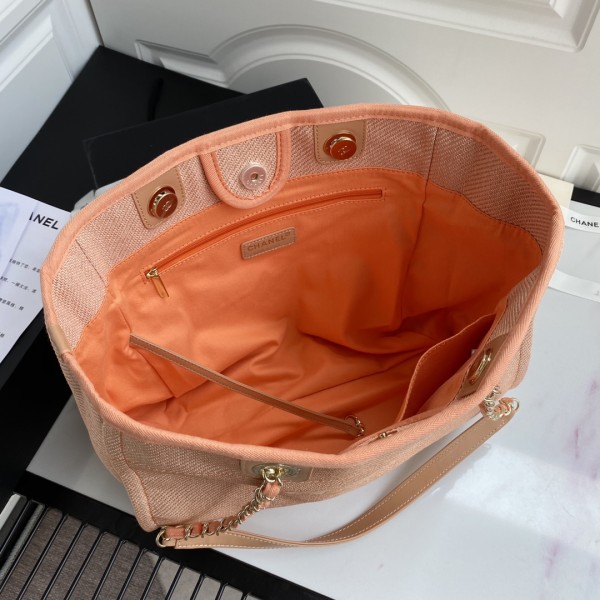  Handbag  Chanel size  38*30*21 cm