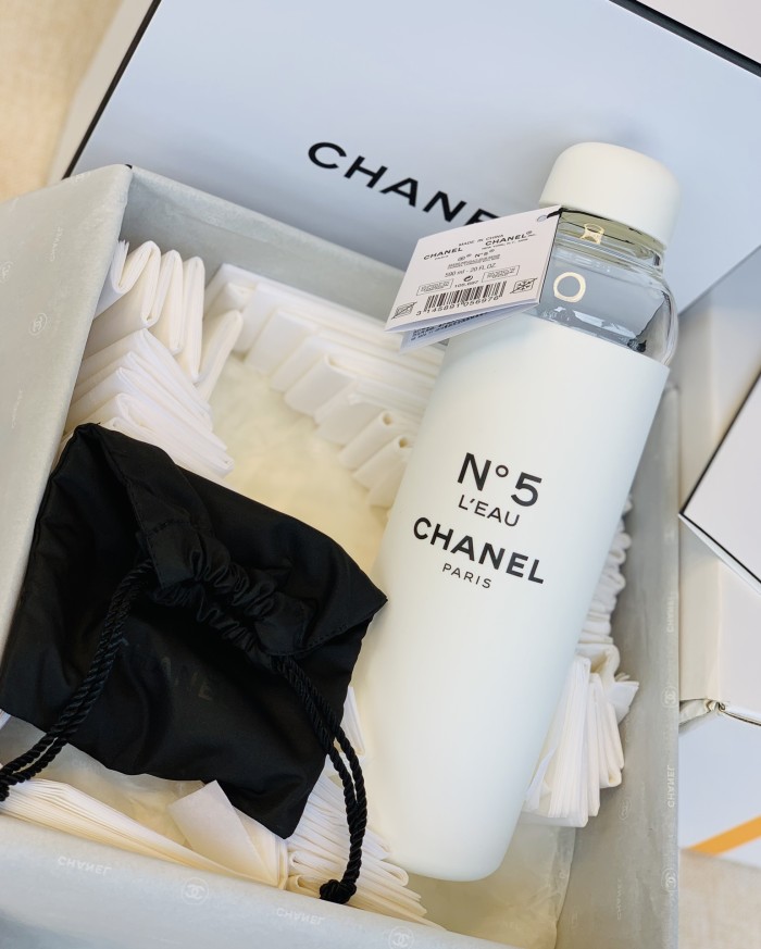  Handbag  Chanel  size 5/17 cm