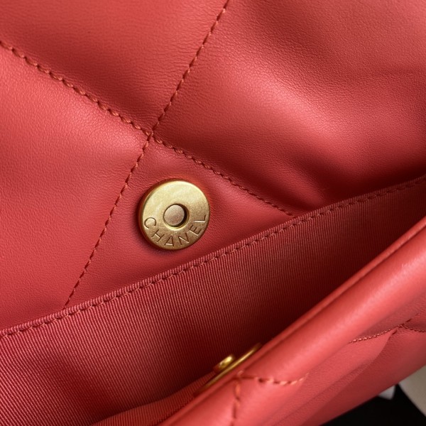  Handbag  Chanel  size 30 cm