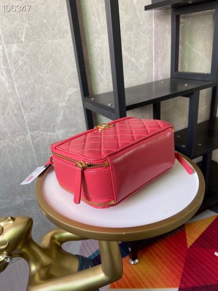  Handbag Chanel  S2179 size   13.5X18.5X7．5 Cm