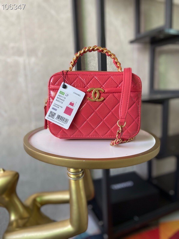  Handbag Chanel  S2179 size   13.5X18.5X7．5 Cm