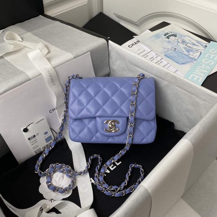  Handbag  Chanel size  17 cm