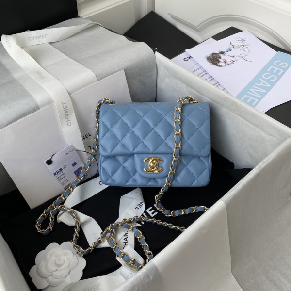 Handbag Chanel  size 17 cm