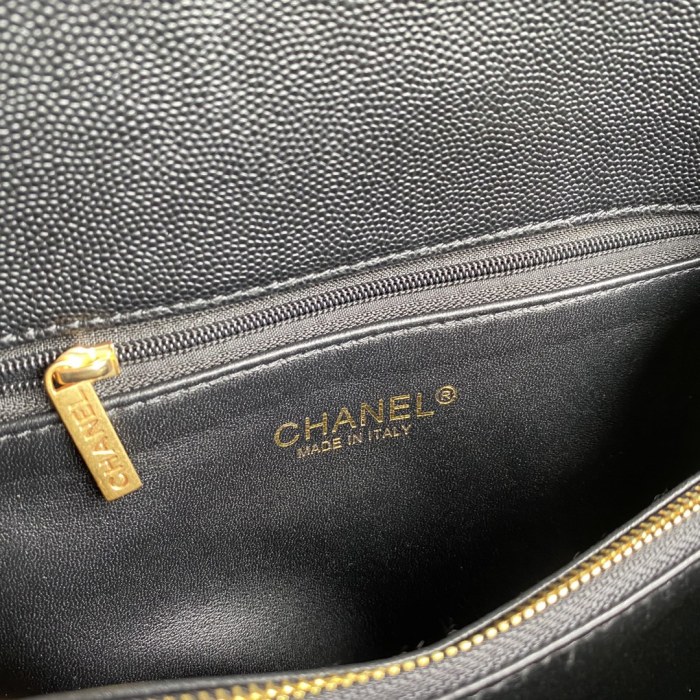  Handbag  Chanel  size 18-29-12 cm