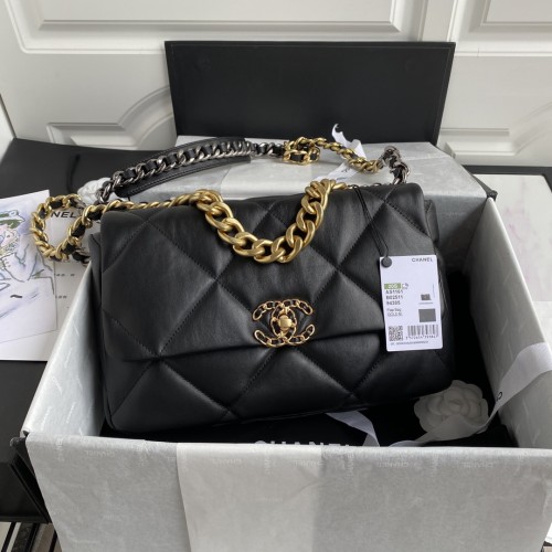  Handbag  Chanel  size 30 cm