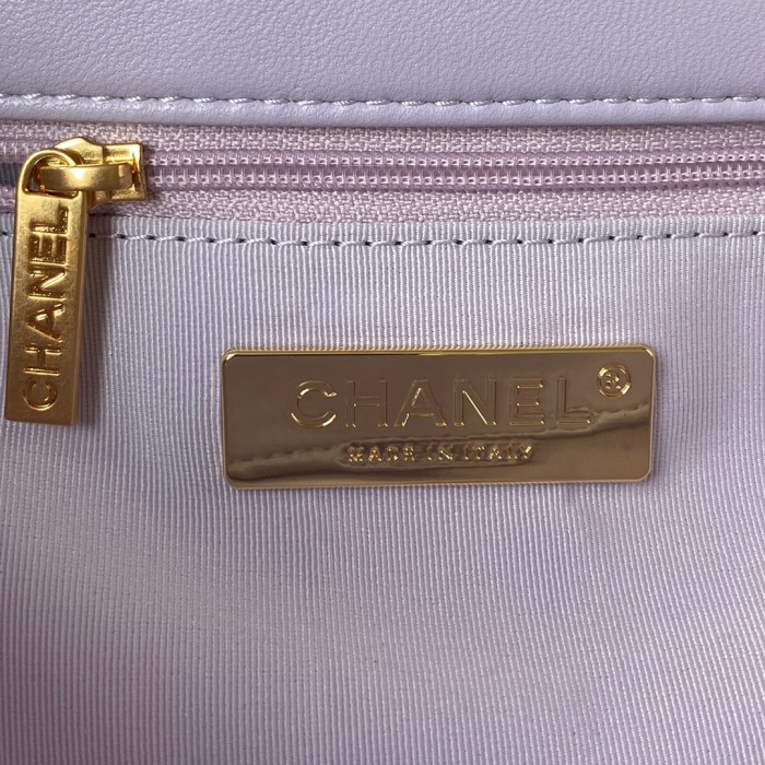  Handbag  Chanel  size 30 cm