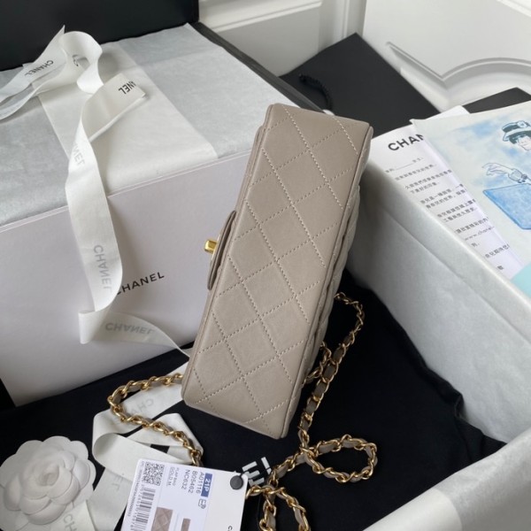  Handbag  Chanel  size 20 cm