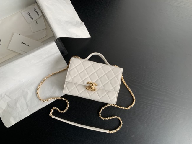 Handbag  Chanel 2796 size 18cmx17.5cmx7 cm