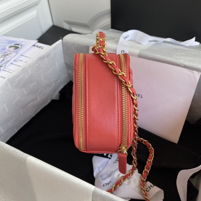  Handbag  Chanel  size  19x13.5x7.5 cm