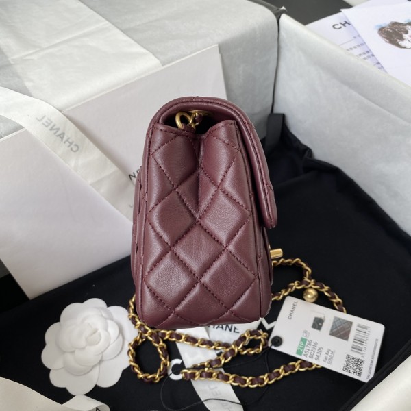  Handbag  Chanel  size 17 cm