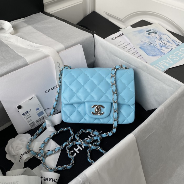  Handbag  Chanel  size 17 cm