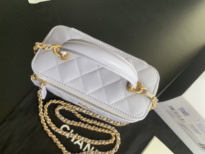 Handbag  Chanel  size 17.5cmx10cmx8 cm