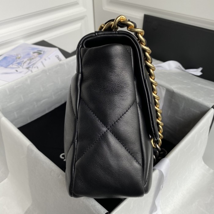  Handbag  Chanel  size 30 cm